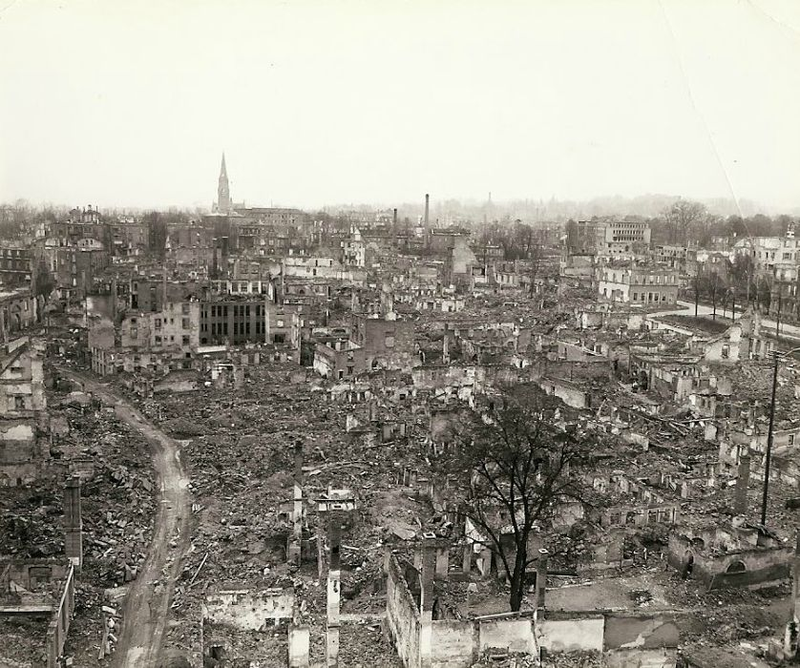 Illustration for article titled These Previously Unseen Photos Bear Witness to the Carnage of World War II